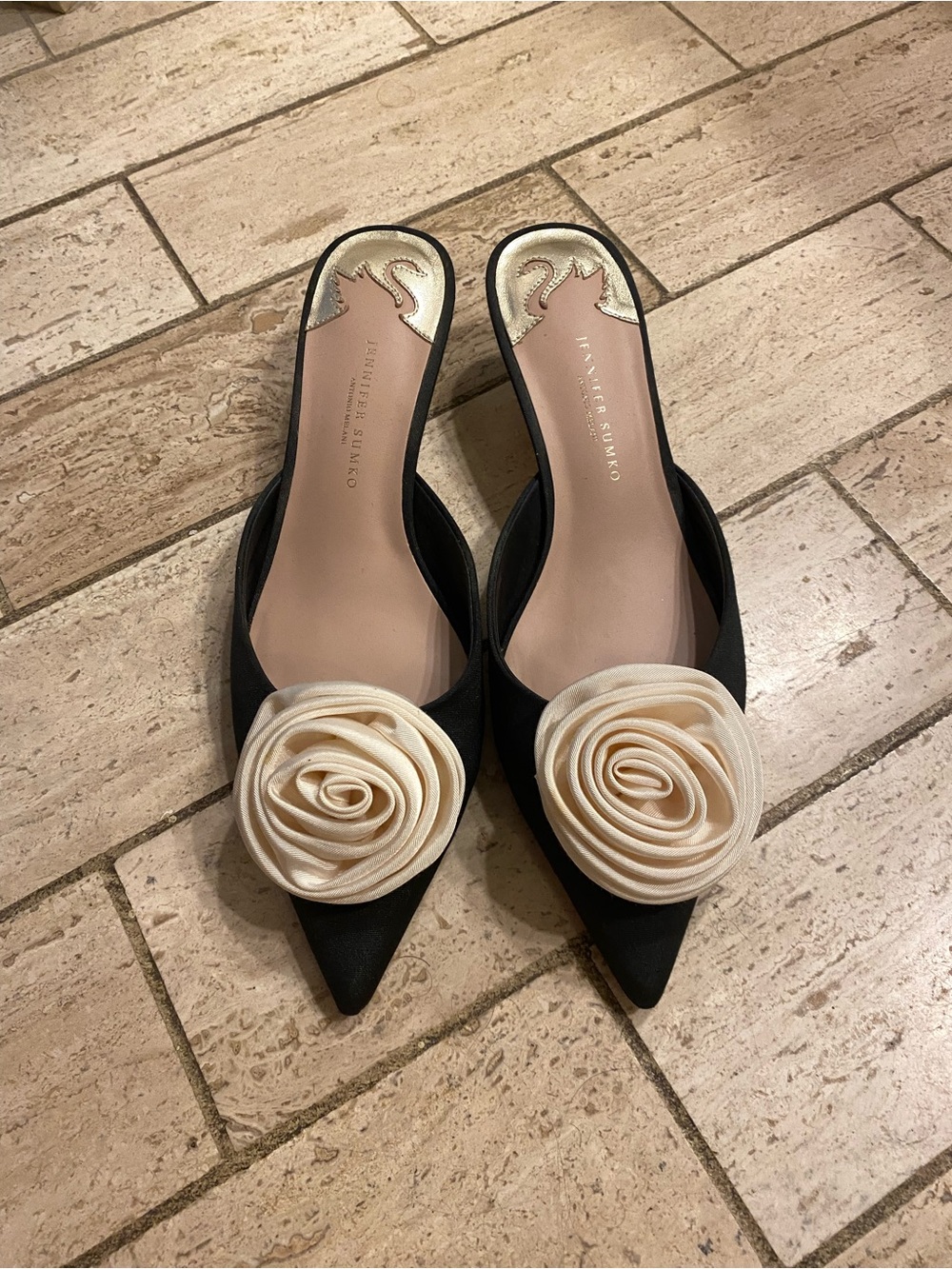 ANTONIO MELANI Black Pointed Mule with Cream Rosette
